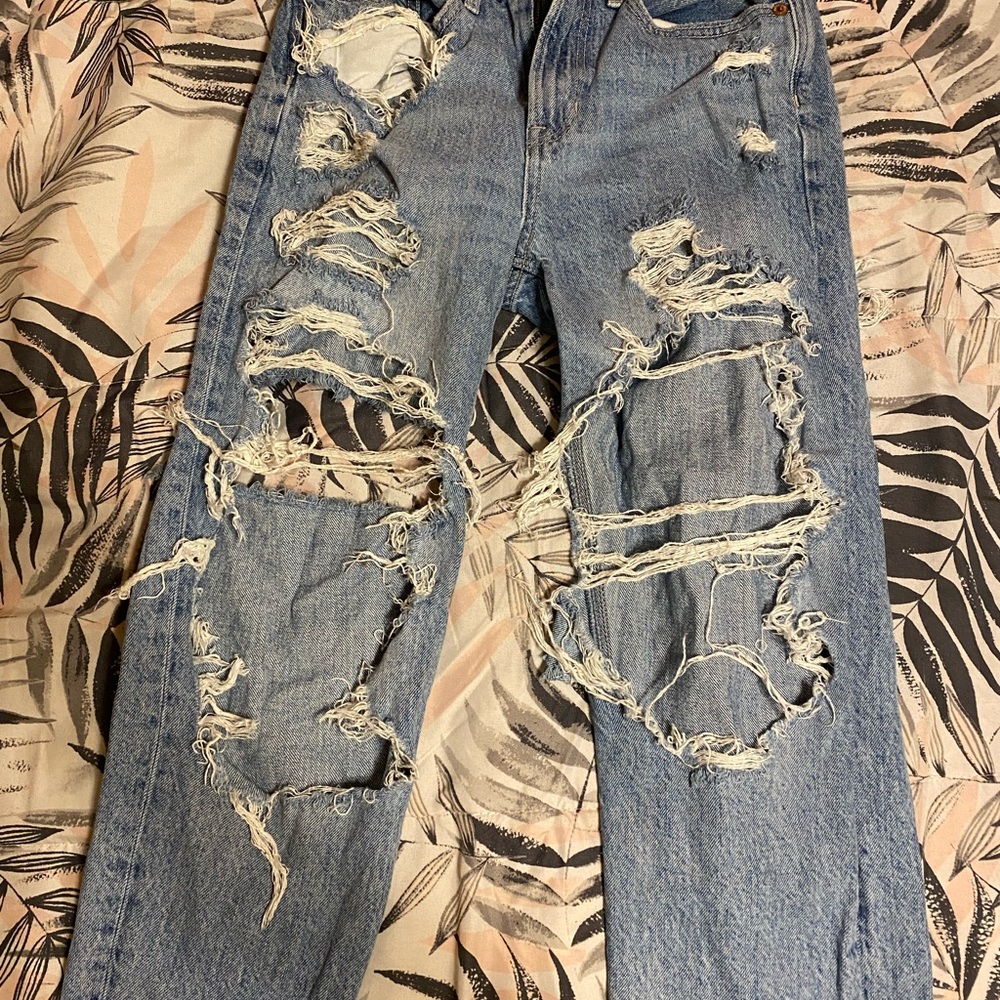 American Eagle Outfitters Ripped Blue Jeans